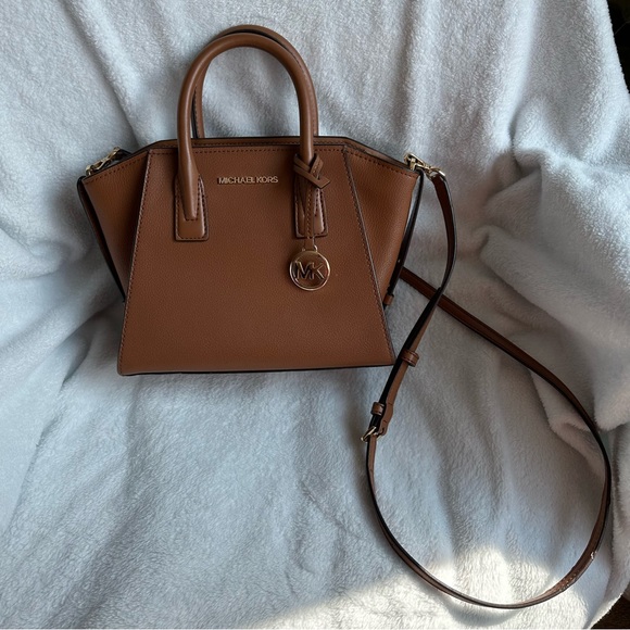 Michael Kors Handbag - Picture 1 of 7